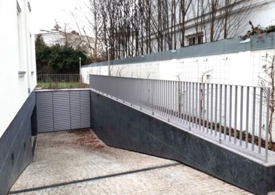 Balustrady ocynkowane ogniowo oraz malowane proszkowo