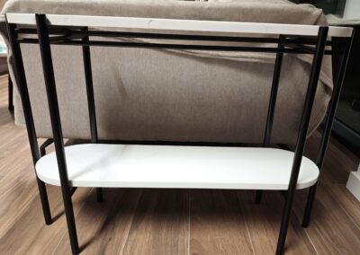 Konsola z blatem kamiennym