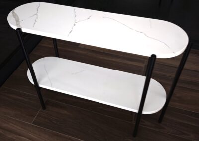 Konsola z blatem kamiennym