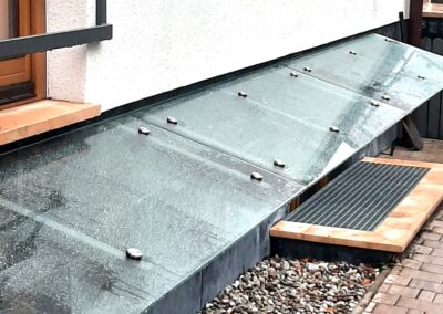 zadaszenie - szkło bezpieczne hartowane, laminowane