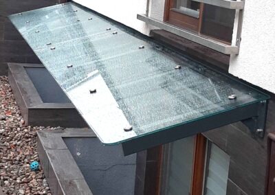 zadaszenie - szkło bezpieczne hartowane, laminowane