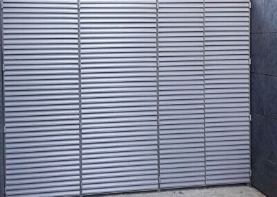 Żaluzje ze stali nierdzewnej, malowane proszkowo