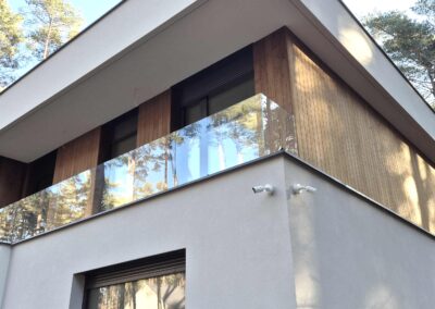 Balustrada szklana samonośna. Szkło bezpieczne, hartowane, laminowane, optiwhite.