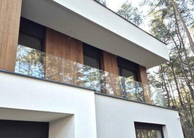 Balustrada szklana samonośna. Szkło bezpieczne, hartowane, laminowane, optiwhite.