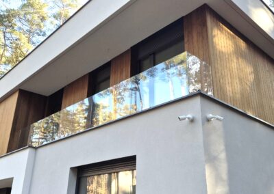 Balustrada szklana samonośna. Szkło bezpieczne, hartowane, laminowane, optiwhite.