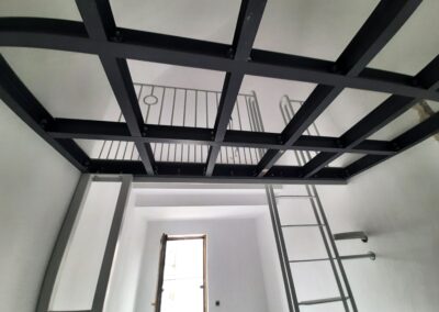 antresola, główna rama przygotowana pod zabudowę