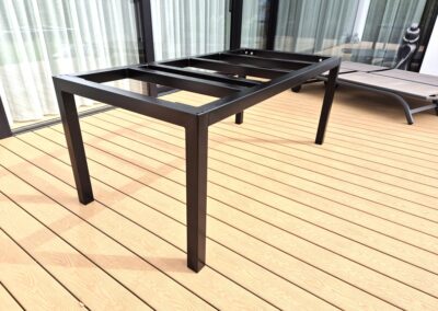 Konstrukcja stalowa stołu tarasowego, ocynkowana ogniowo oraz malowana proszkowo