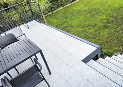 taras - konstrukcja, schody, balustrady, płyty granitowe