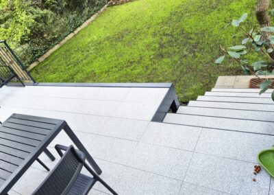 taras - konstrukcja, schody, balustrady, płyty granitowe