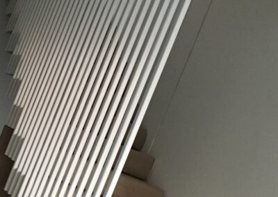 Balustrada typ harfa, malowana proszkowo.