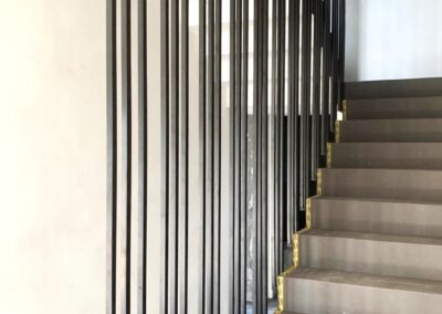 Balustrada typ harfa malowana proszkowo